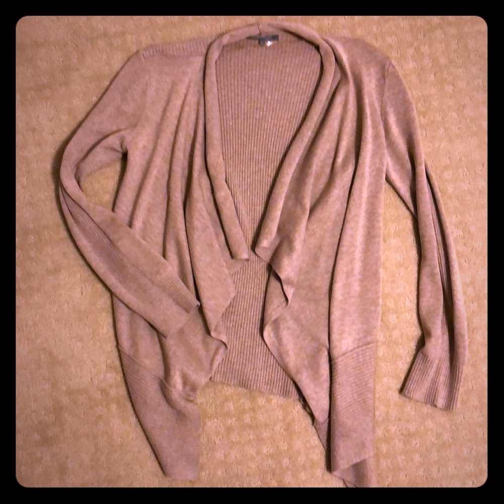 Tan cardigan that opens in the front.